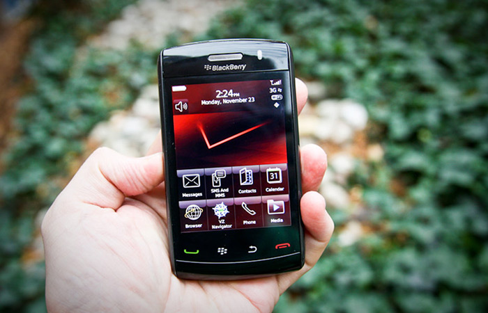 blackBerry Storm | apptoday.ru